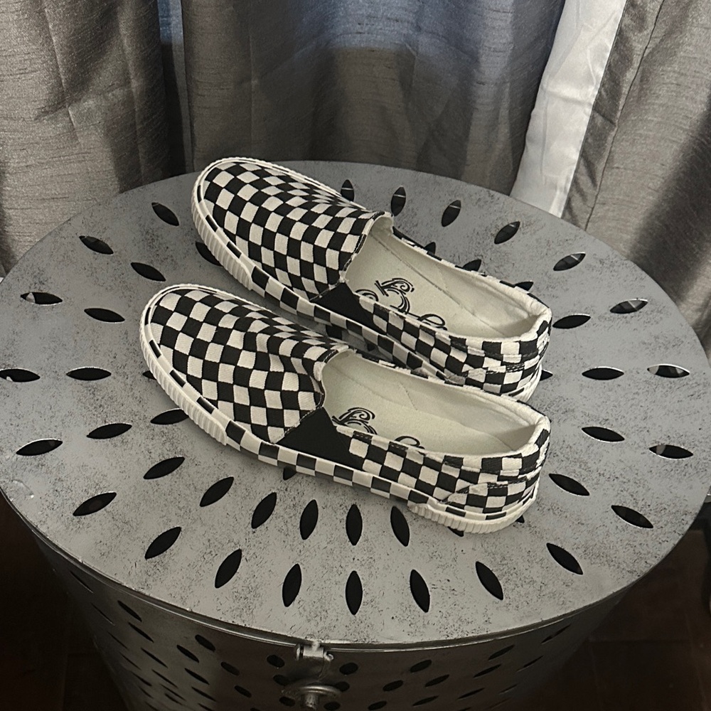 Very G Women's Black and White Checkered Slip-On Sneakers - Picture 3 of 6